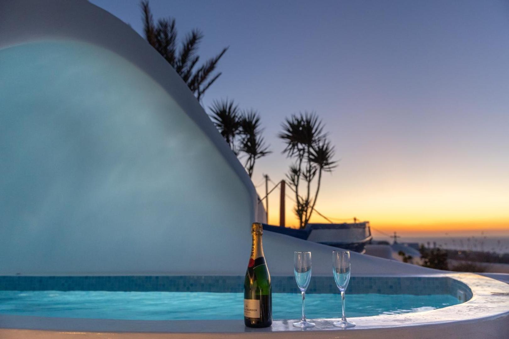 Sun Angelos Oia - Luxury Cave Suites Bagian luar foto